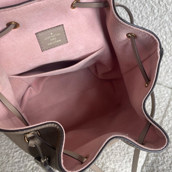 AUTHENTIC LOUIS VUITTON EMPREINTE
MONTSOROUS PM - Picture 13 of 16